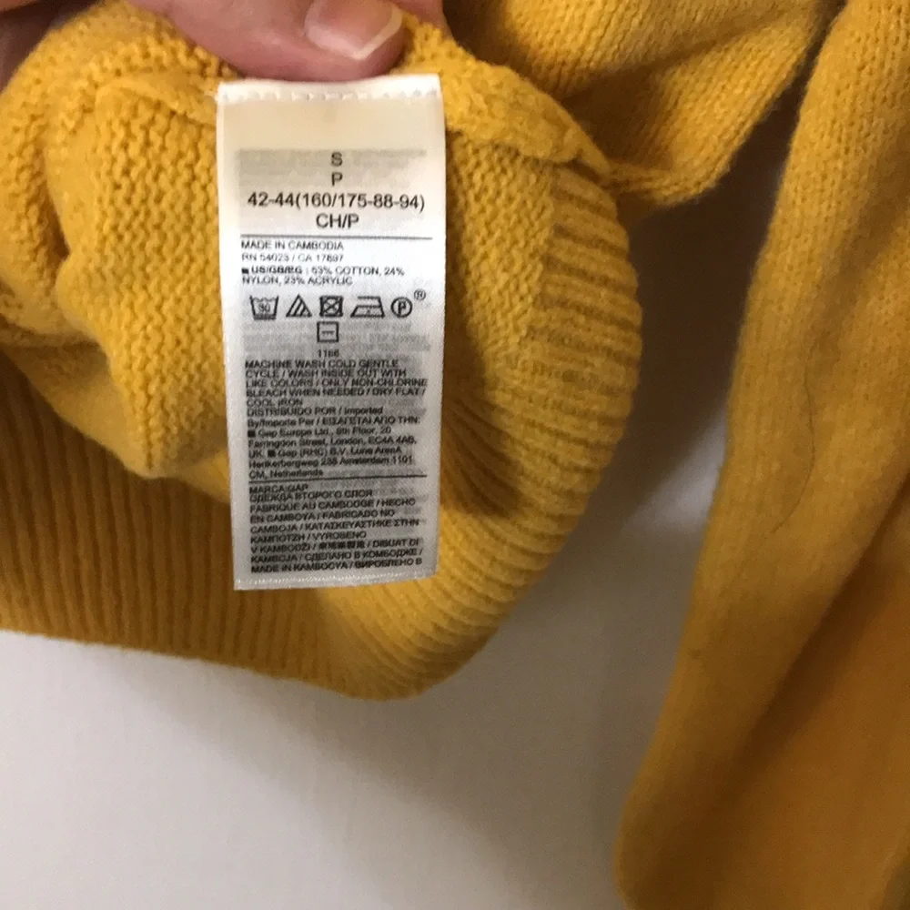 GAP goldenrod sweater - Picture 4 of 4